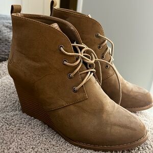Nautica Women's Lace Up Wedge Ankle Boot Bootie Size 8.5 Beige Tan